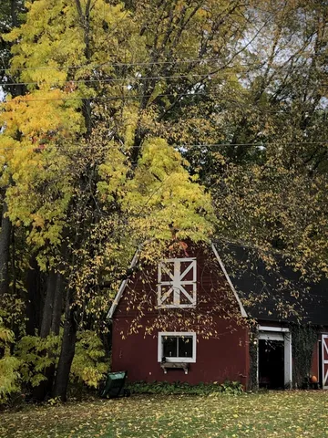 $869,000 | 22649 North Dixboro Road, South Lyon, MI 48178