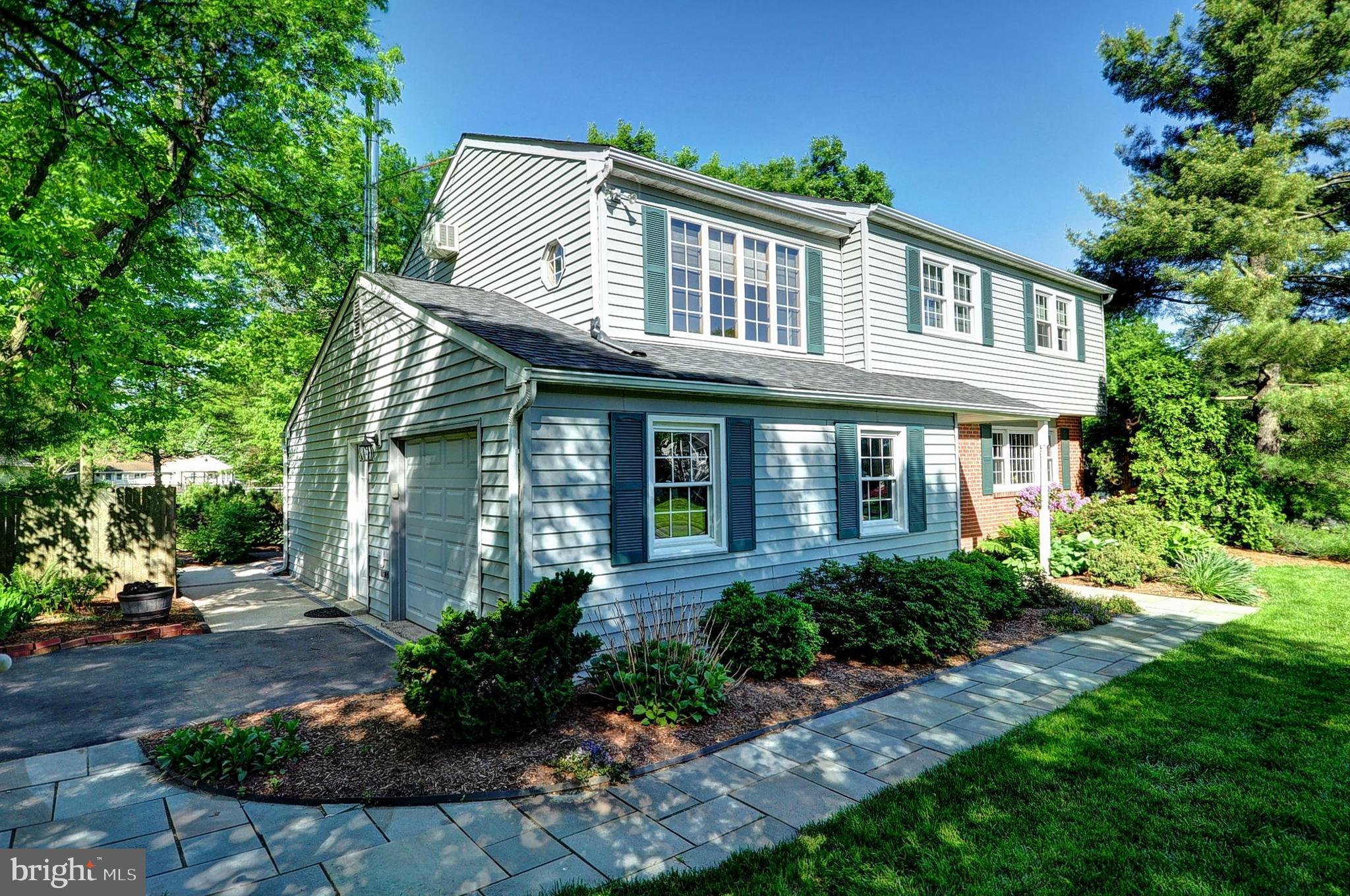 986 Anders Road Lansdale, PA 19446 - Photo 2 of 32 Exterior Front