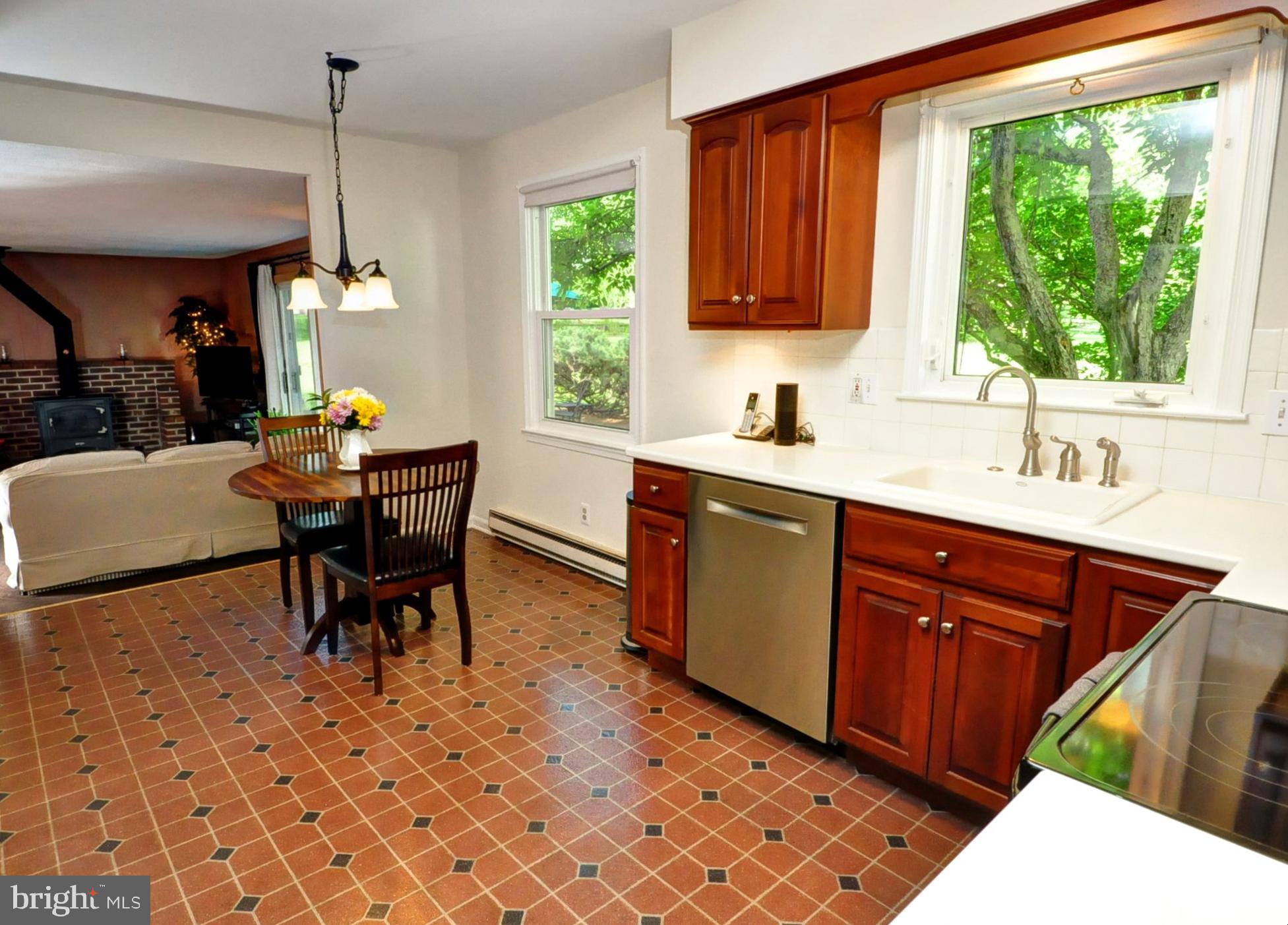 986 Anders Road Lansdale, PA 19446 - Photo 11 of 32 Eat-in Kitchen