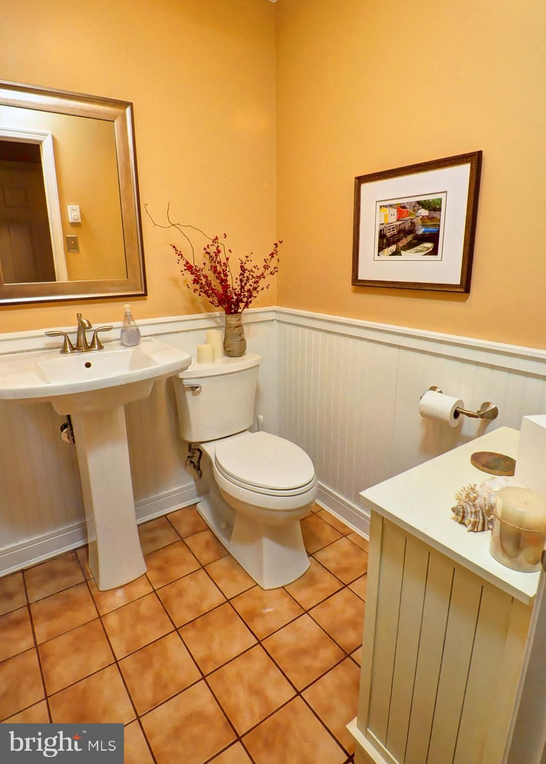986 Anders Road Lansdale, PA 19446 - Photo 16 of 32 Powder Room