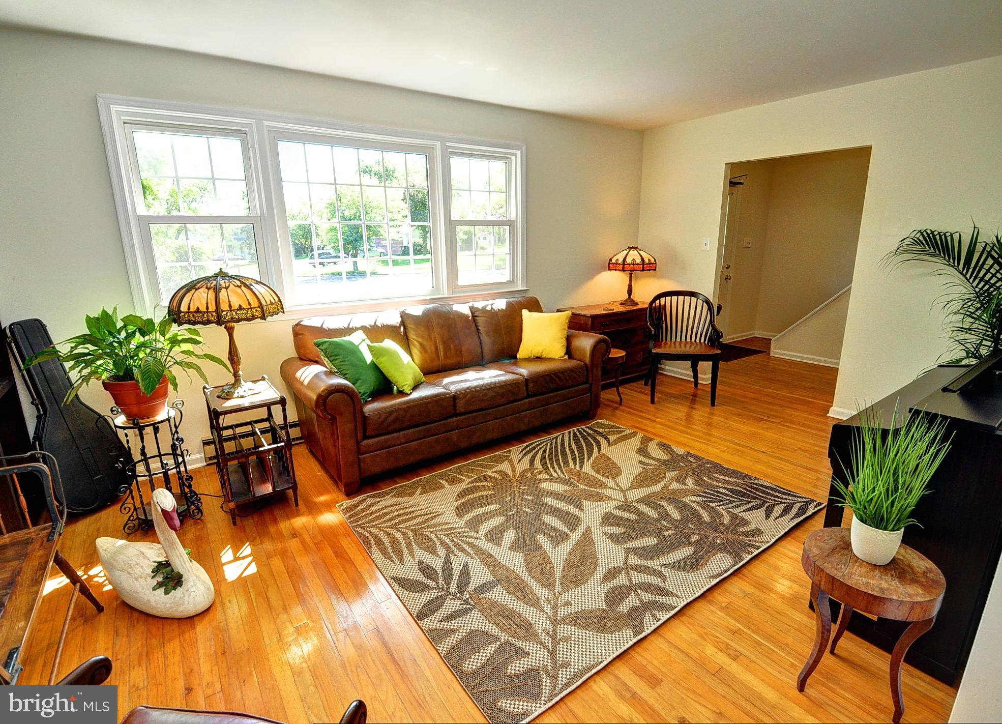 986 Anders Road Lansdale, PA 19446 - Photo 8 of 32 Living Room
