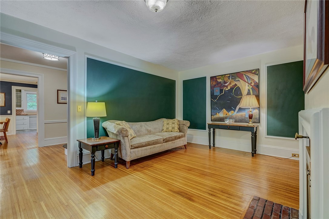 432 Penfield Road Brighton, NY 14625 - Photo 11 of 50 LIVINING ROOM