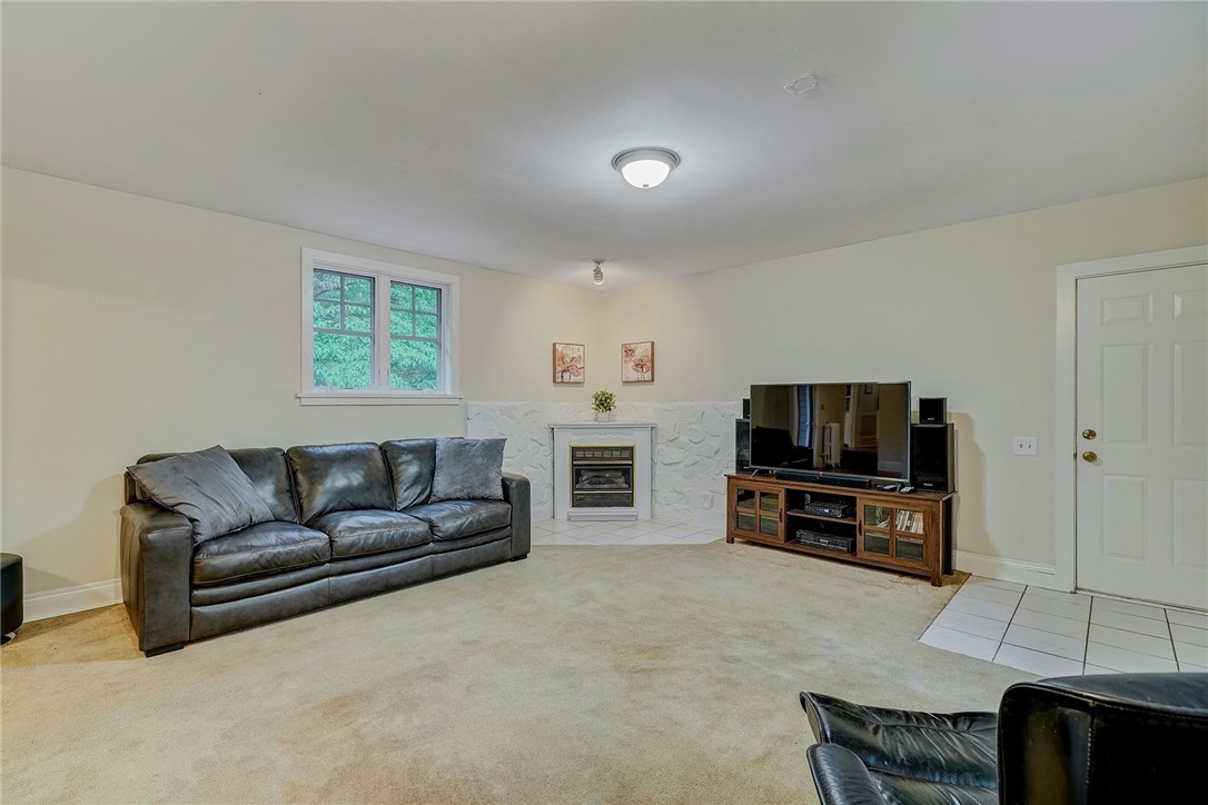 432 Penfield Road Brighton, NY 14625 - Photo 20 of 50 SPACIOUS FAMILY ROOM WITH GAS FIREPLACE!