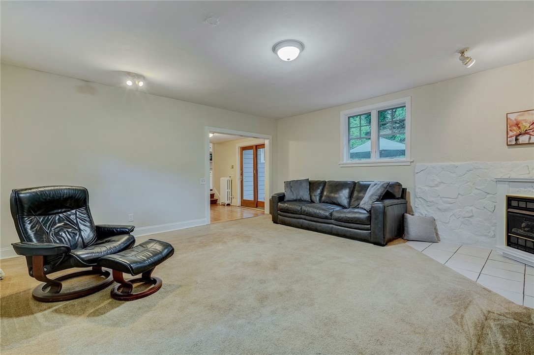 432 Penfield Road Brighton, NY 14625 - Photo 23 of 50 FAMILY ROOM