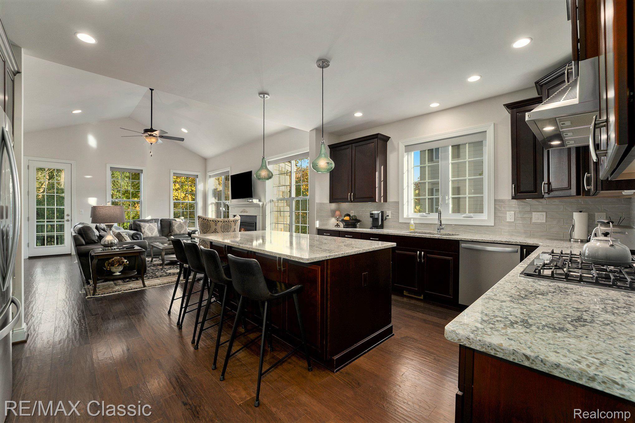 42832 Cardinal Way, Unit 47 Novi, MI 48375 - Photo 8 of 41 Kitchen