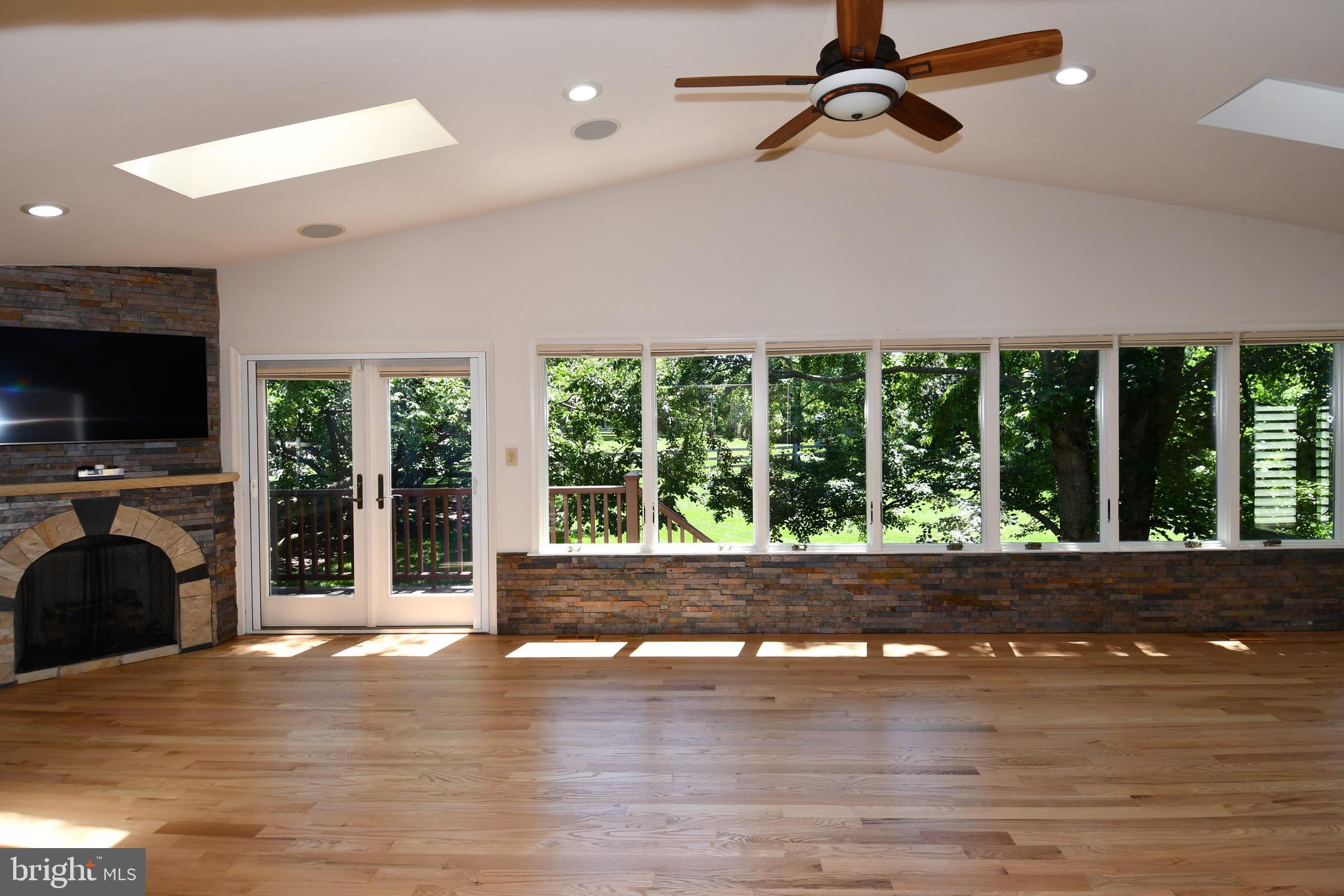 11061 Tottenham Lane Reston, VA 20194 - Photo 30 of 89