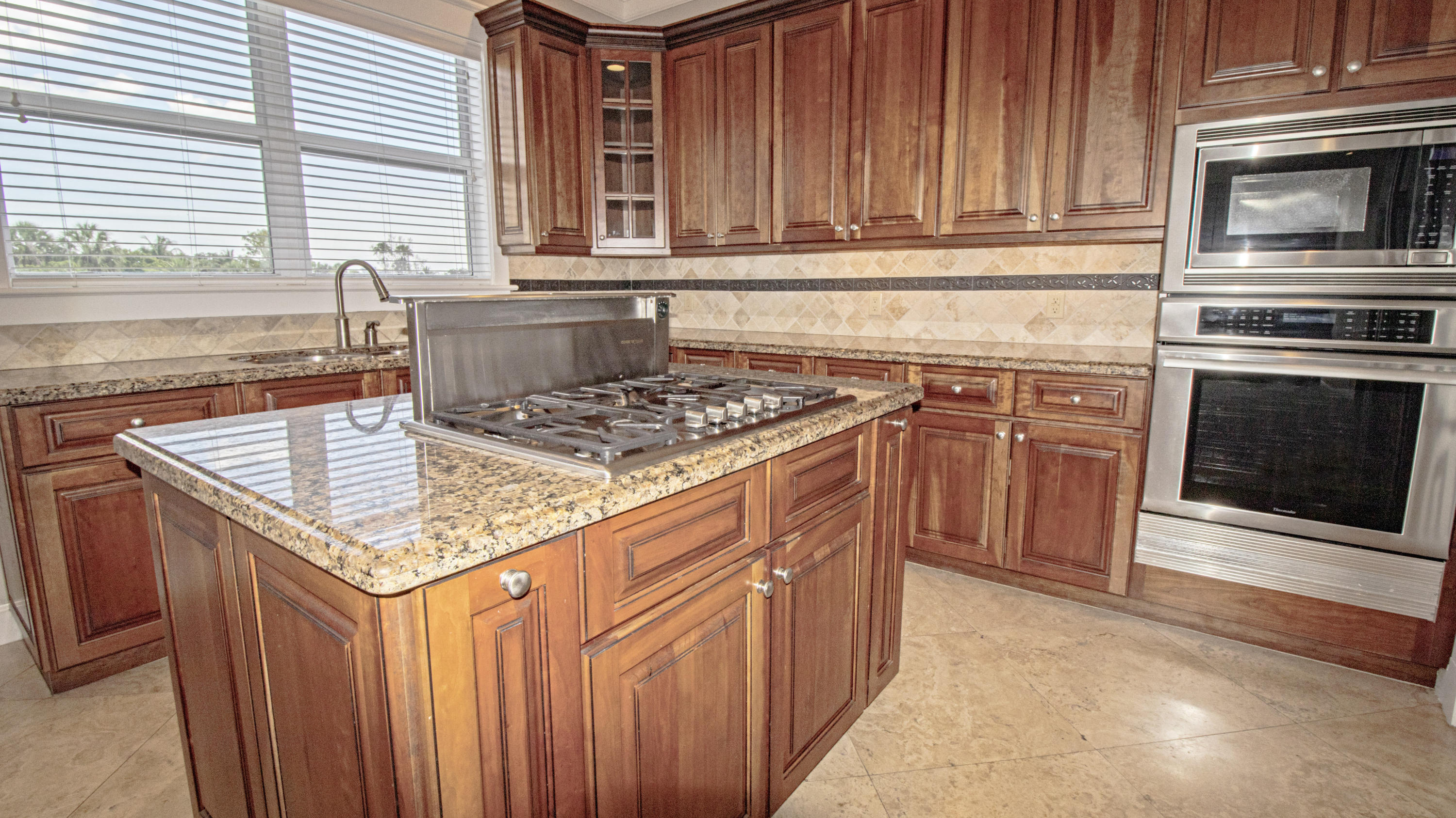 556 Southwest St Lucie Crescent Stuart, FL 34994 - Photo 23 of 42 Kitchen