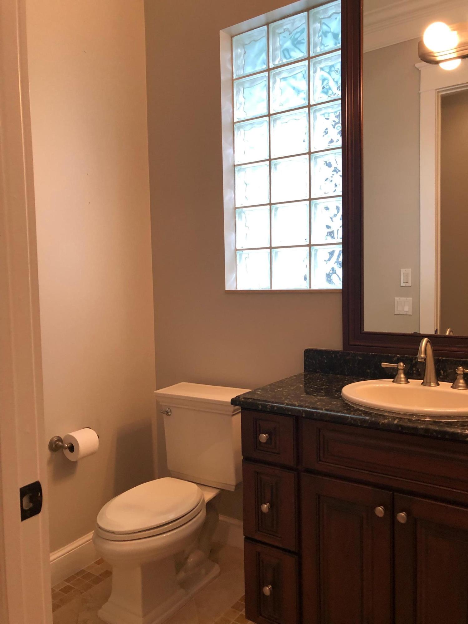 556 Southwest St Lucie Crescent Stuart, FL 34994 - Photo 26 of 42 Guest Bath