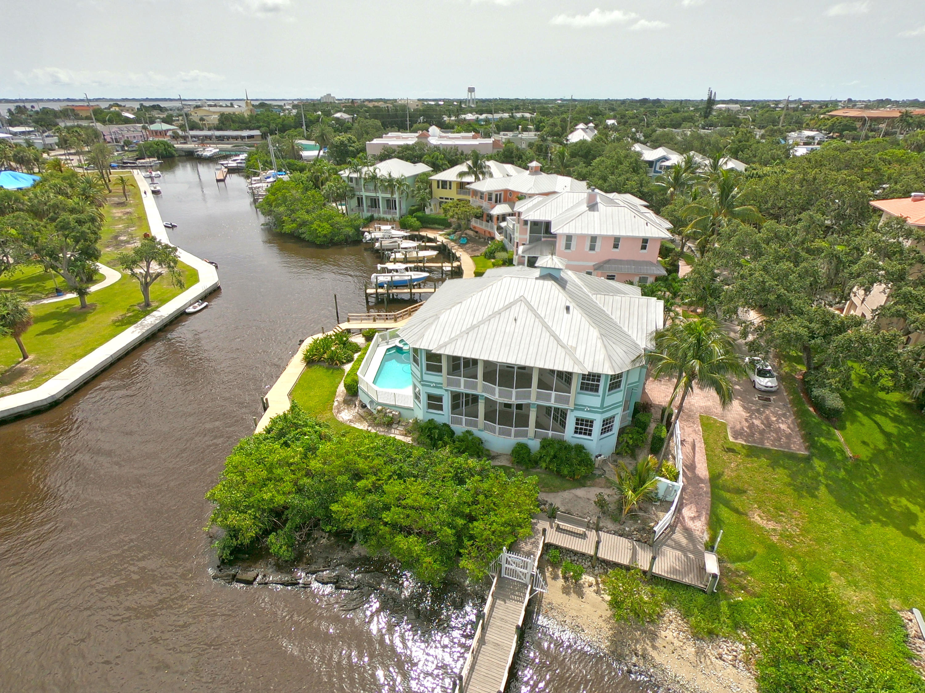 556 Southwest St Lucie Crescent Stuart, FL 34994 - Photo 4 of 42 Aerial View