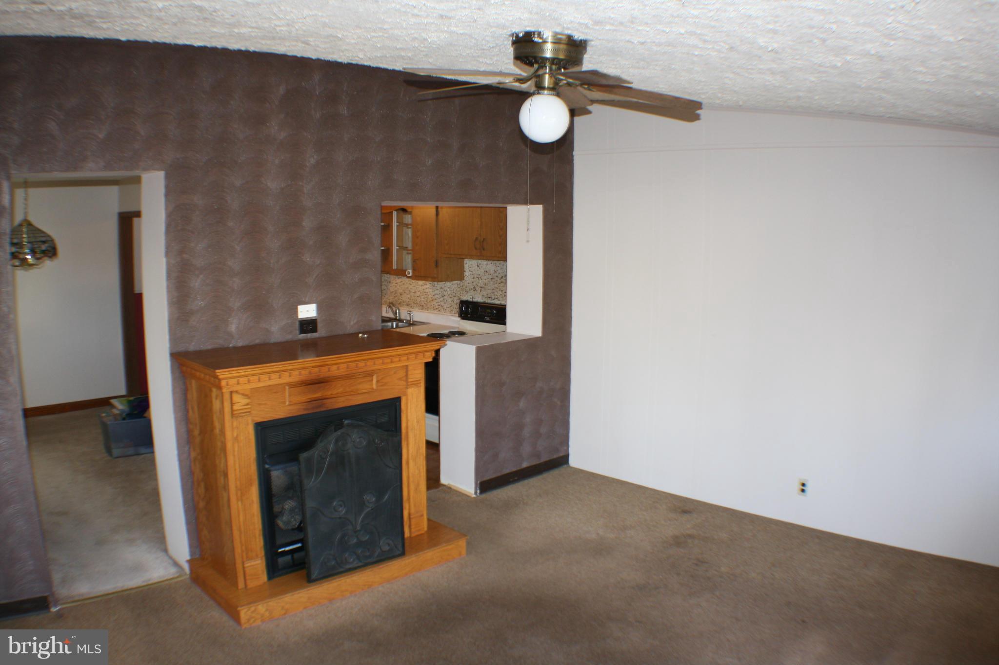 2824 Topaz Road Baltimore, MD 21234 - Photo 3 of 12 Family Room