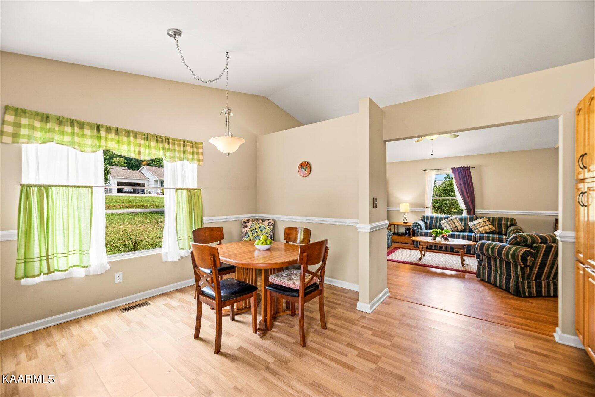 709 Ridgeview Drive Clinton, TN 37716 - Photo 10 of 22 10-709-Ridgeview-Dr-Clinton-TN-10