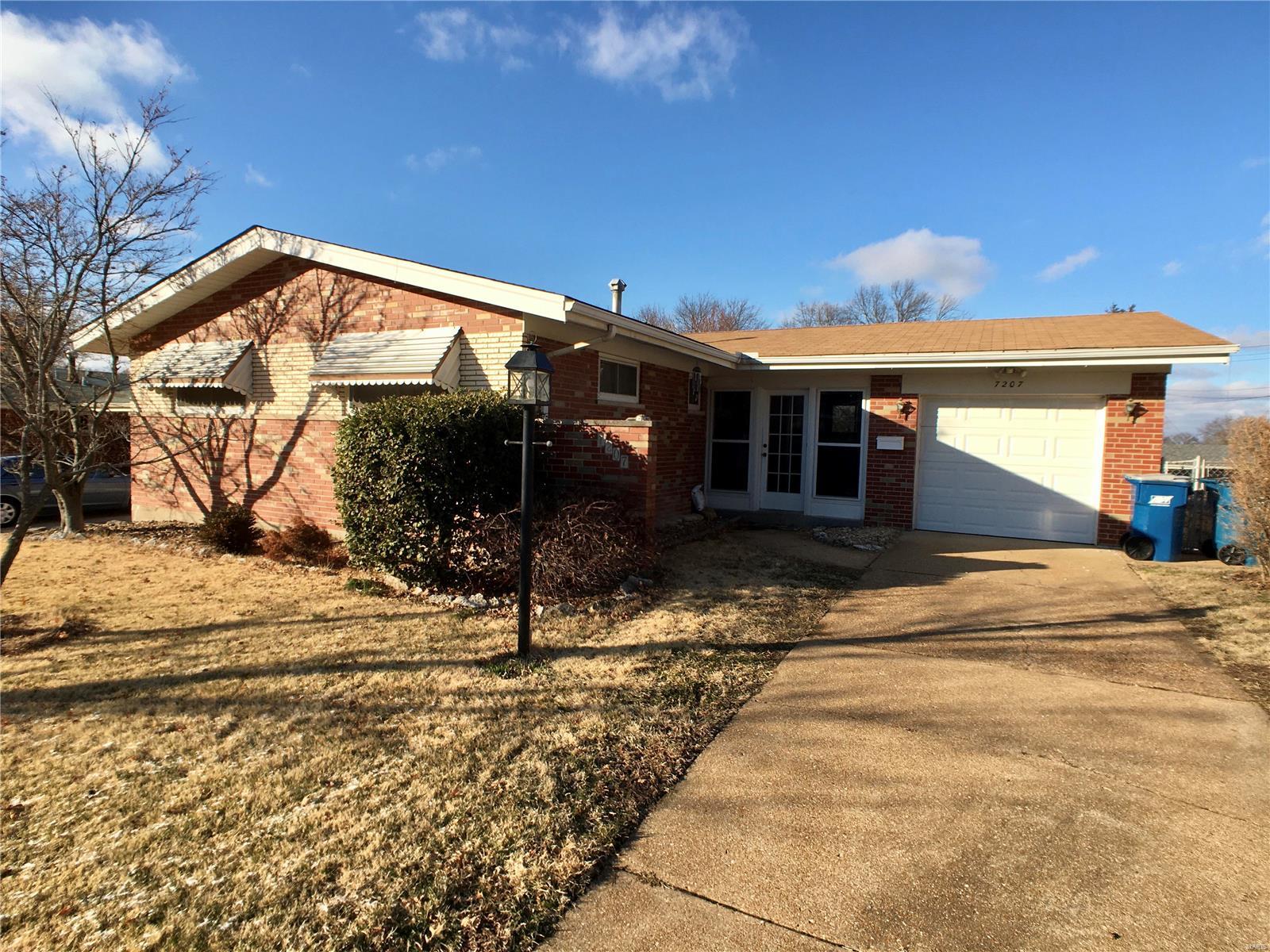 7207 Rockspring Drive St. Louis, MO 63123 - Photo 1 of 25 Gallery Image 1