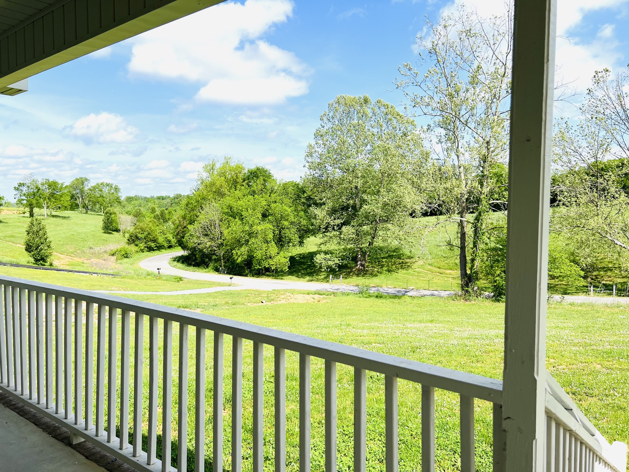 88 McLemore Road Taft, TN 38488 - Photo 3 of 23 View from front porch