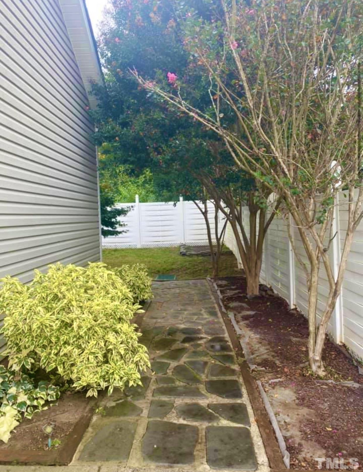 128 Fieldspring Lane Raleigh, NC 27606 - Photo 2 of 30