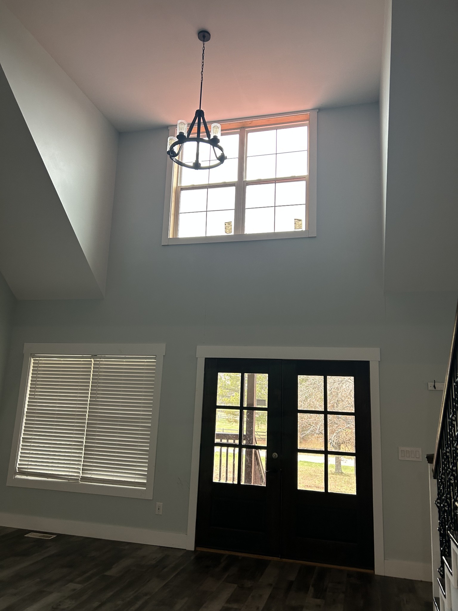 422 Parker Road Portland, TN 37148 - Photo 8 of 21 a view of empty room with windows