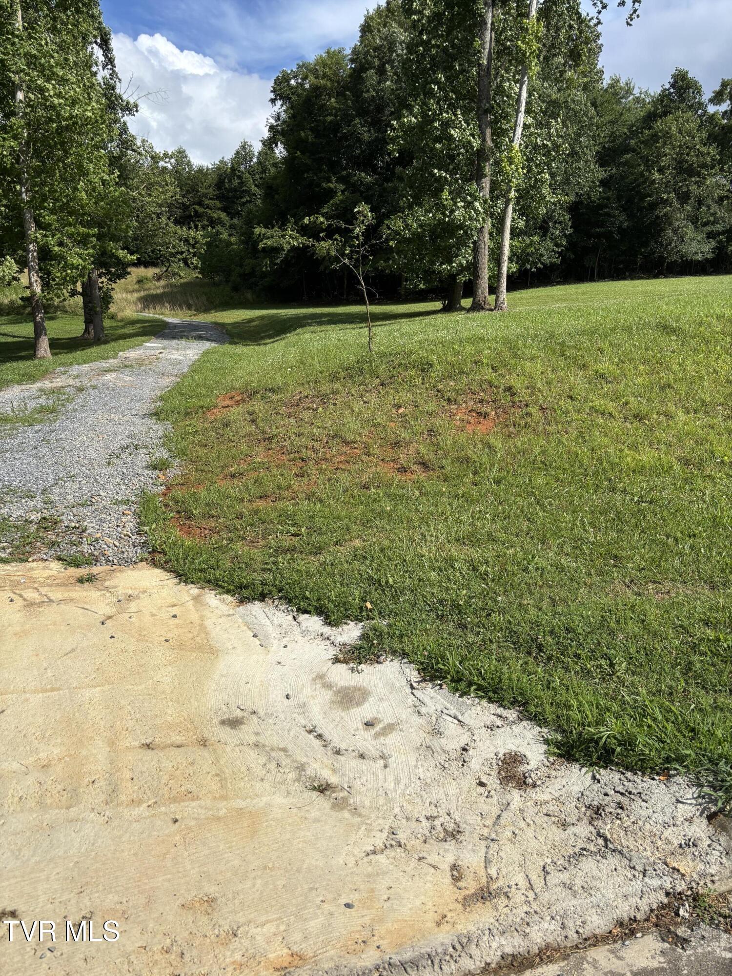 1095 Reynolds Road, Unit 29 Piney Flats, TN 37686 - Photo 11 of 13 IMG_7166