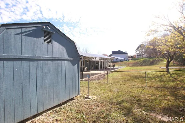 $280,000 | 421 Lakeshore Drive, St. Clair, MO 63077