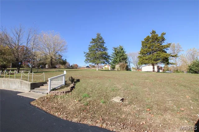 $280,000 | 421 Lakeshore Drive, St. Clair, MO 63077