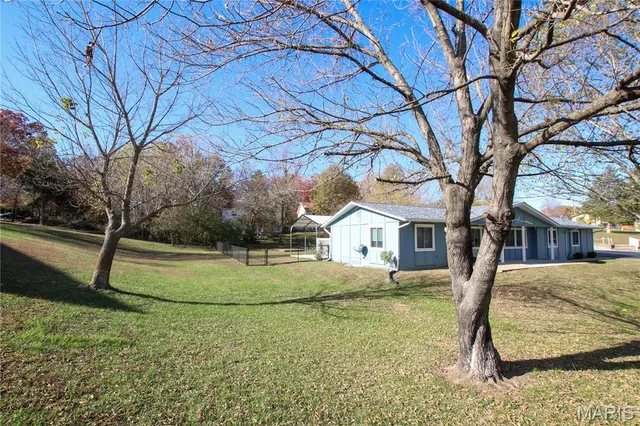 $280,000 | 421 Lakeshore Drive, St. Clair, MO 63077