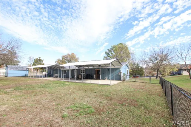 $280,000 | 421 Lakeshore Drive, St. Clair, MO 63077