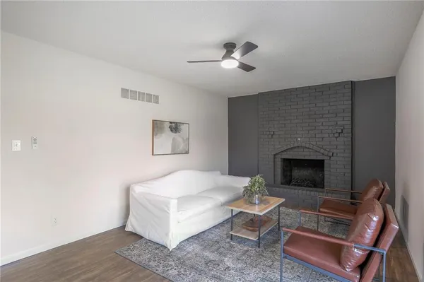 $329,900 | 924 Shiloh Court, Liberty, MO 64068