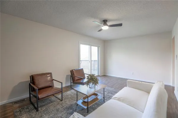 $329,900 | 924 Shiloh Court, Liberty, MO 64068