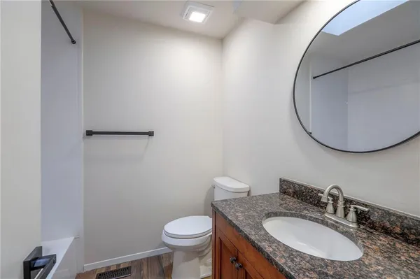 $329,900 | 924 Shiloh Court, Liberty, MO 64068