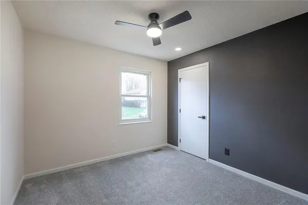 $329,900 | 924 Shiloh Court, Liberty, MO 64068