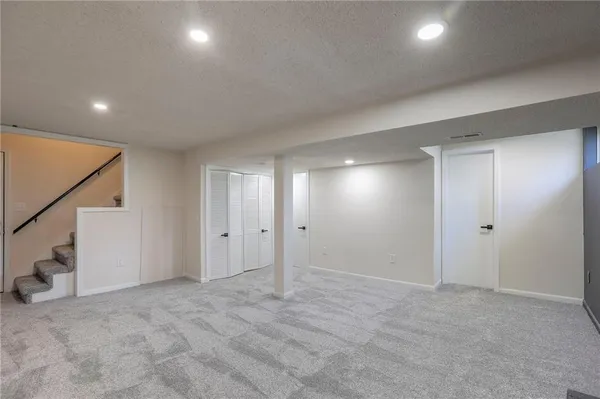 $329,900 | 924 Shiloh Court, Liberty, MO 64068