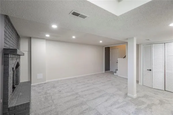 $329,900 | 924 Shiloh Court, Liberty, MO 64068