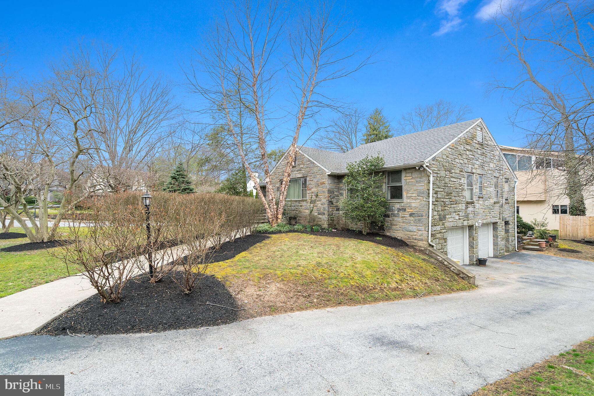 101 David Road Bala Cynwyd, PA 19004 - Photo 27 of 28 Driveway Entrance View