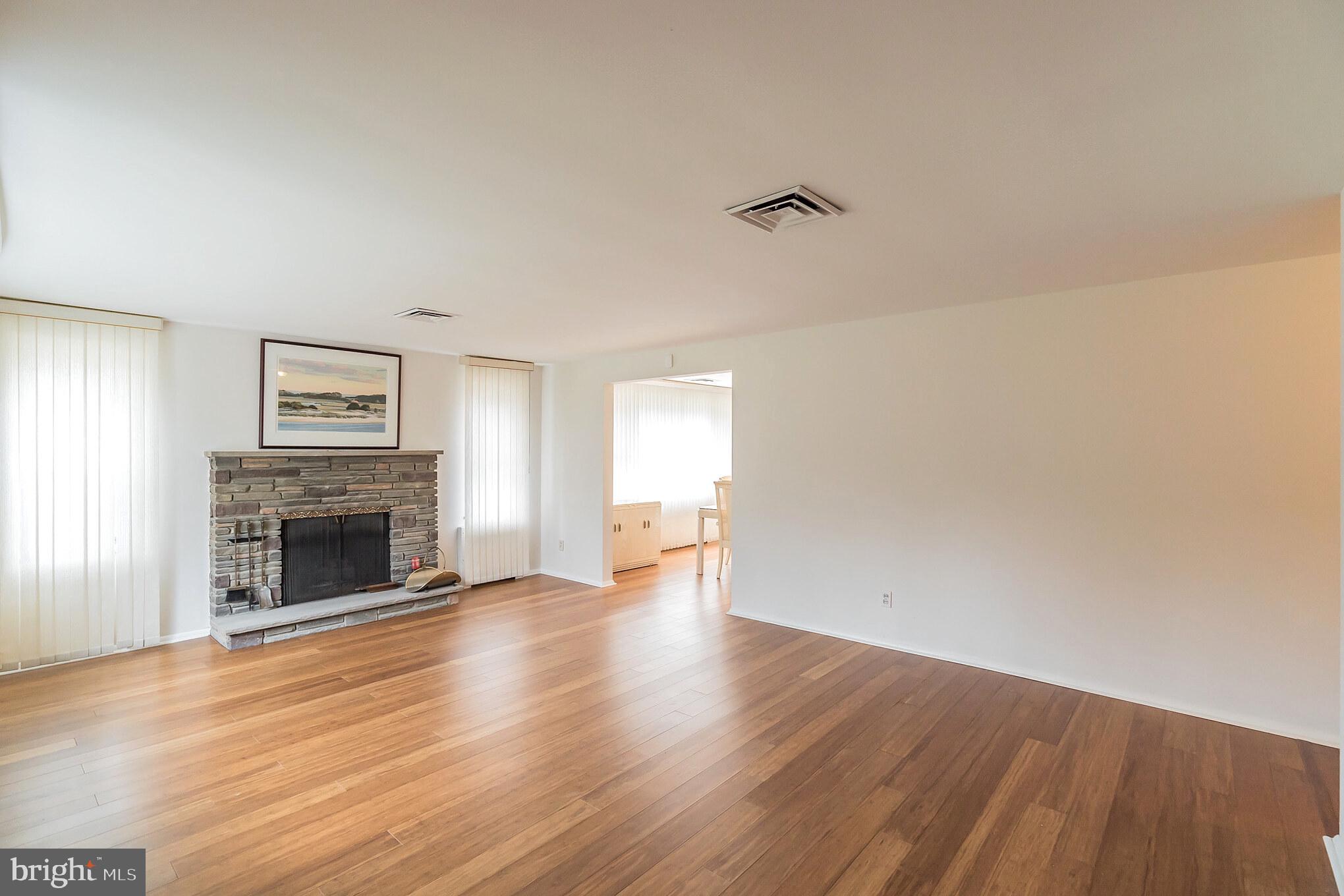 101 David Road Bala Cynwyd, PA 19004 - Photo 6 of 28 Living Room