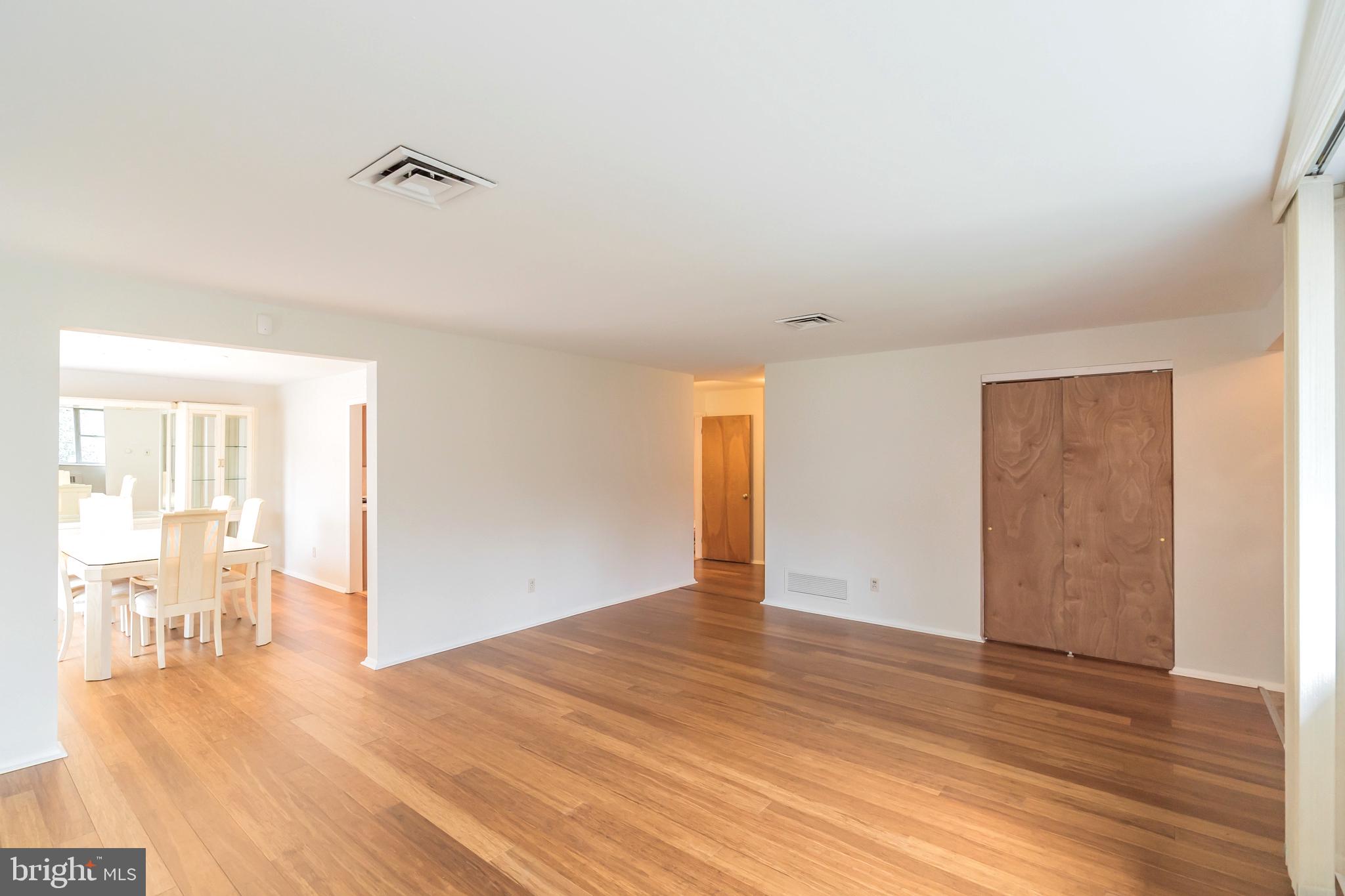 101 David Road Bala Cynwyd, PA 19004 - Photo 7 of 28 Living Room