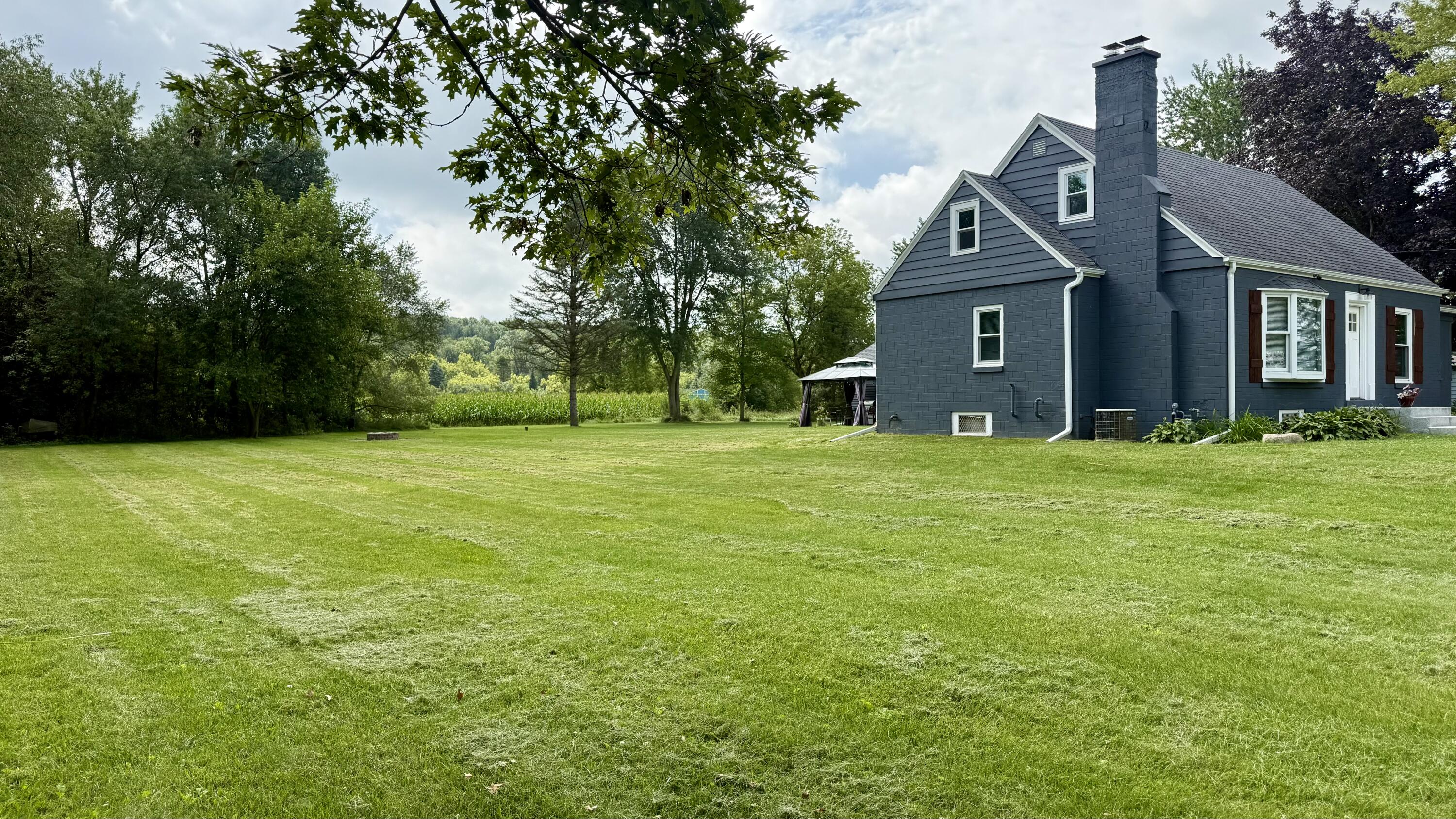 223 West State Road North Prairie, WI 53153 - Photo 3 of 29 IMG_1680