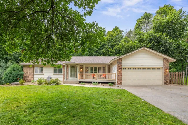 $515,000 | 14145 74th Place North, Maple Grove, MN 55311