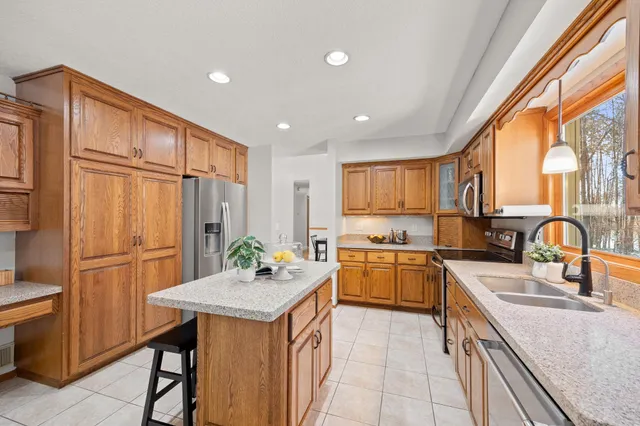 $515,000 | 14145 74th Place North, Maple Grove, MN 55311