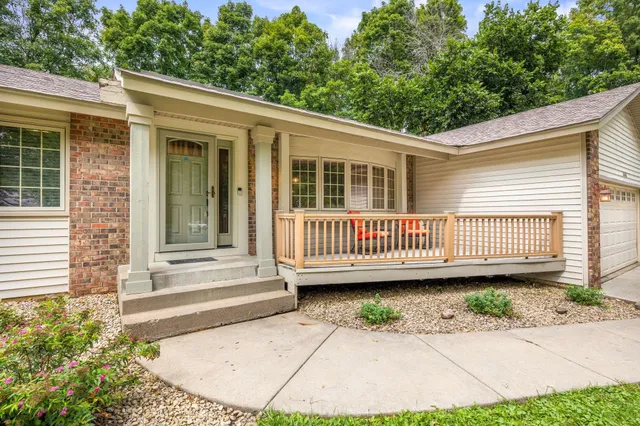 $515,000 | 14145 74th Place North, Maple Grove, MN 55311