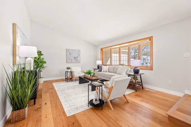 $515,000 | 14145 74th Place North, Maple Grove, MN 55311