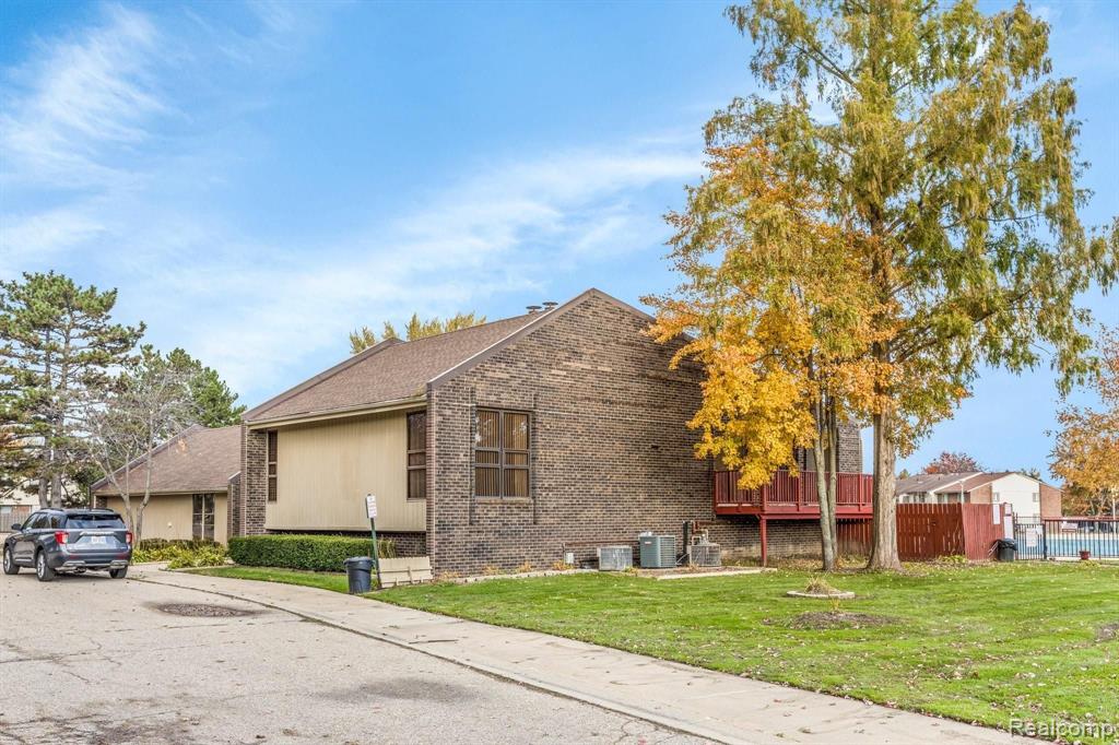 629 Tennyson Rochester Hills, MI 48307 - Photo 28 of 30