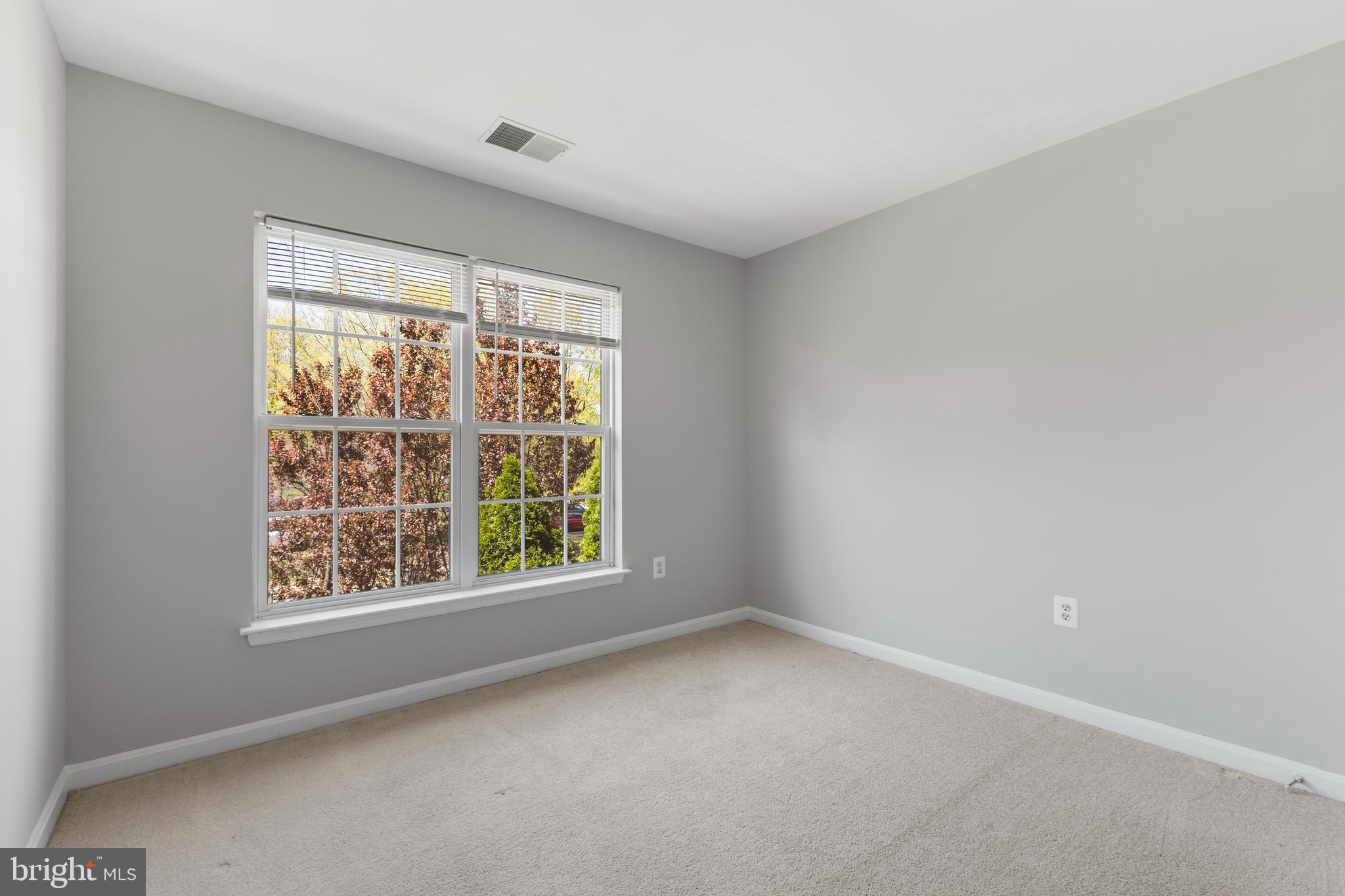 2925 Rotterdam Loop Woodbridge, VA 22191 - Photo 26 of 55 an empty room with a window