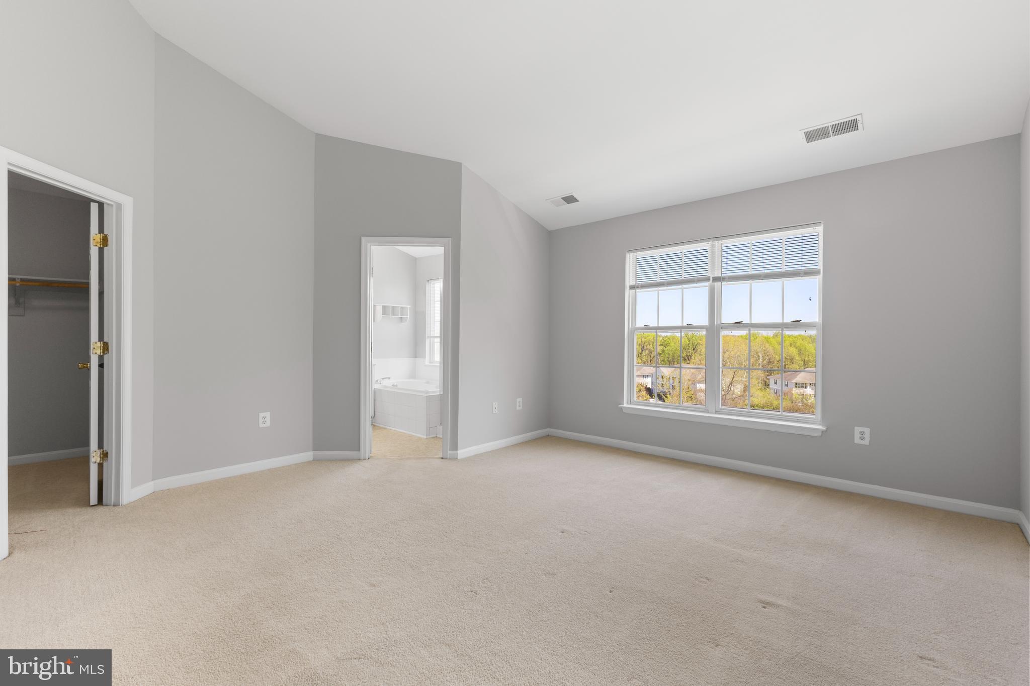 2925 Rotterdam Loop Woodbridge, VA 22191 - Photo 31 of 55 an empty room with windows