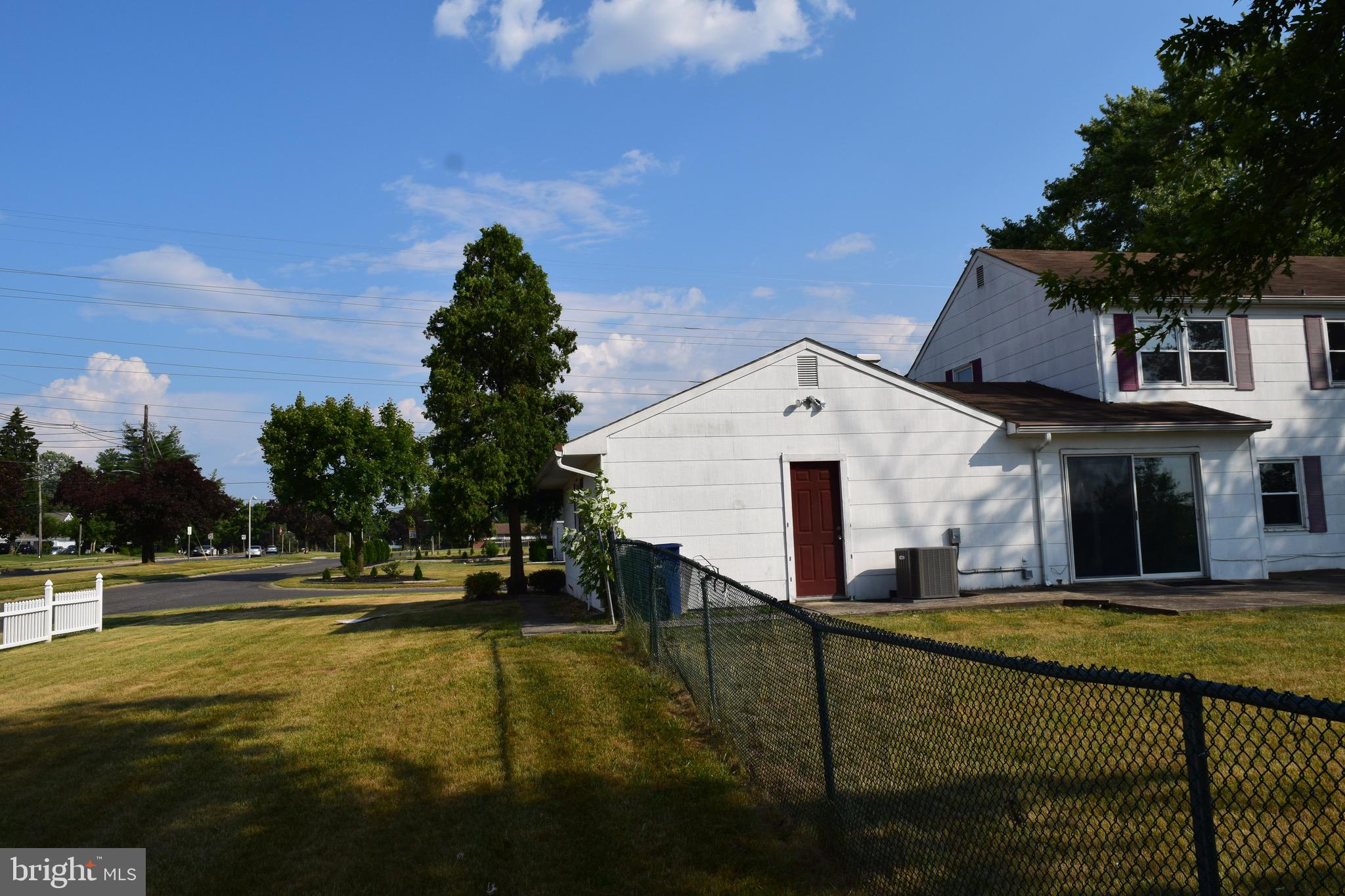 2 Country Club Road Willingboro, NJ 08046 - Photo 5 of 33