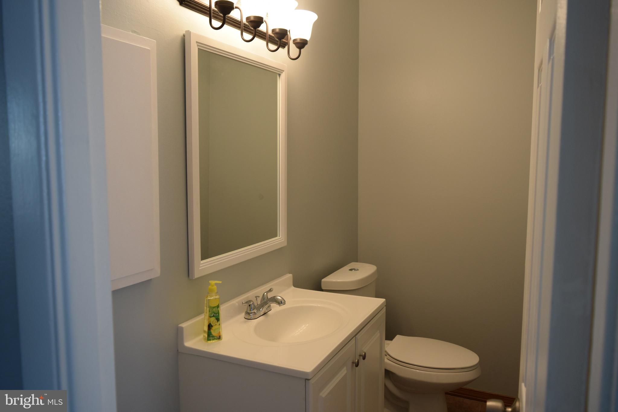 2 Country Club Road Willingboro, NJ 08046 - Photo 9 of 33