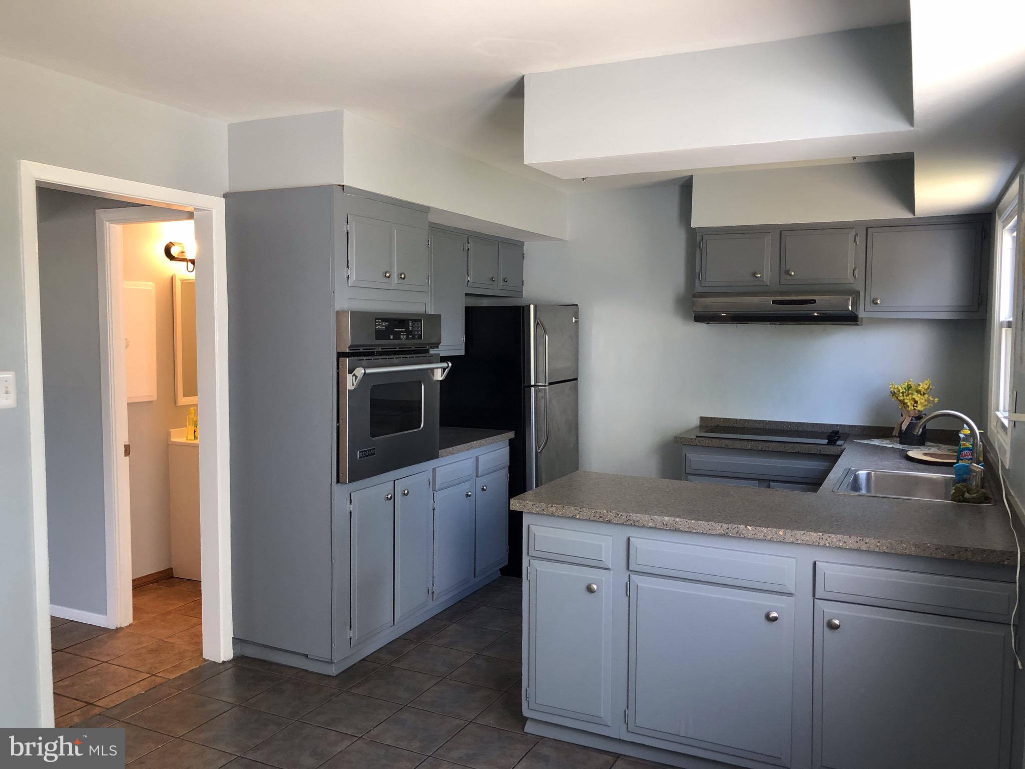 2 Country Club Road Willingboro, NJ 08046 - Photo 10 of 33