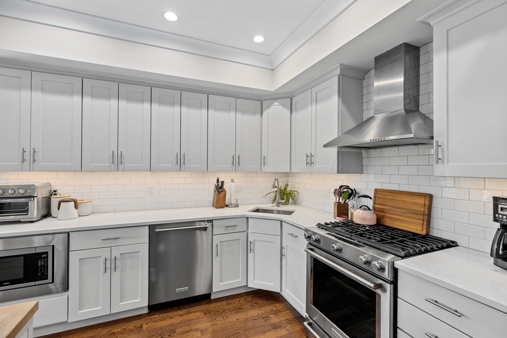 73 Dix Street, Unit 6 Boston, MA 02122 - Photo 5 of 31