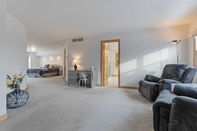 $1,150,000 | 395 Blue Ash Drive, Buffalo Grove, IL 60089