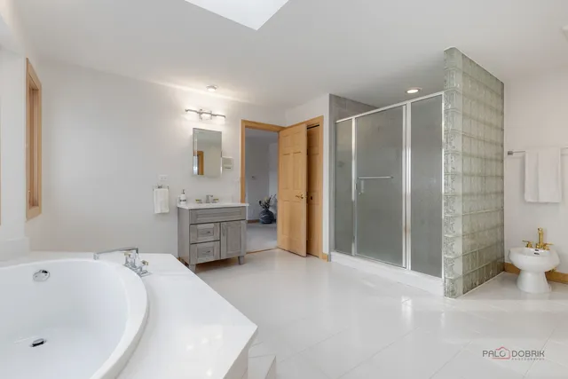 $1,150,000 | 395 Blue Ash Drive, Buffalo Grove, IL 60089