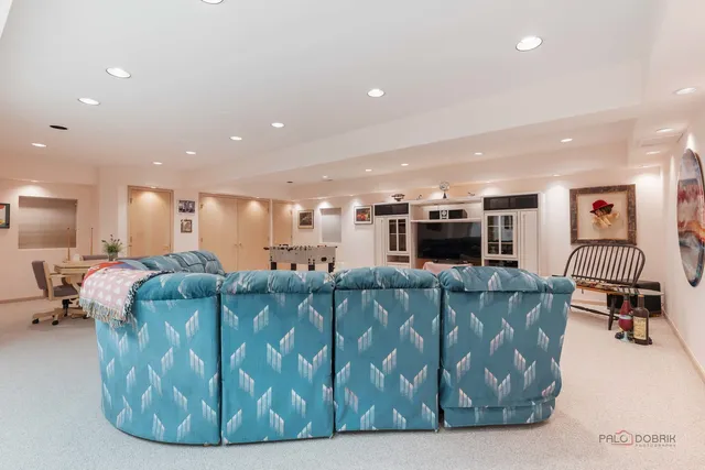 $1,150,000 | 395 Blue Ash Drive, Buffalo Grove, IL 60089