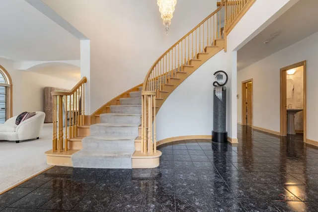 $1,150,000 | 395 Blue Ash Drive, Buffalo Grove, IL 60089