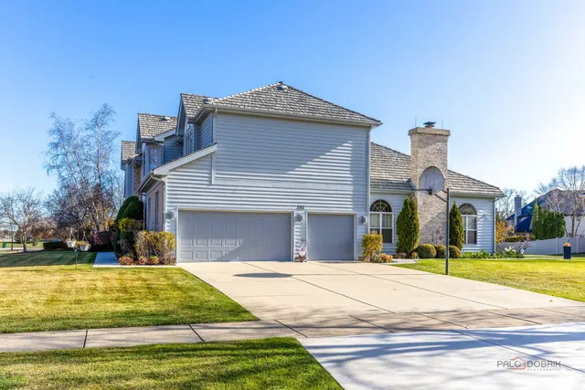 $1,150,000 | 395 Blue Ash Drive, Buffalo Grove, IL 60089